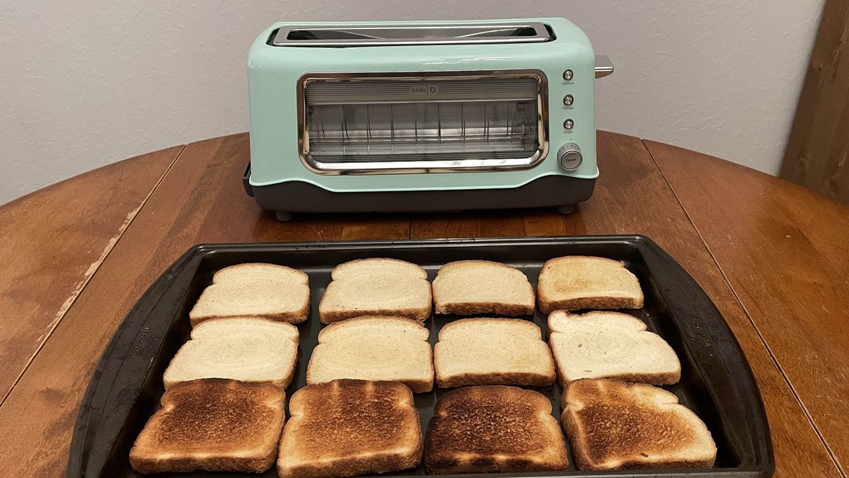 DASH Clear View Toaster toast test