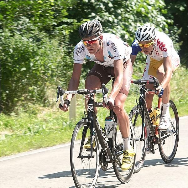 ulien Berard (AG2R La Mondiale) and Maxime Anciaux (Idemasport-Biowanze) in the break.