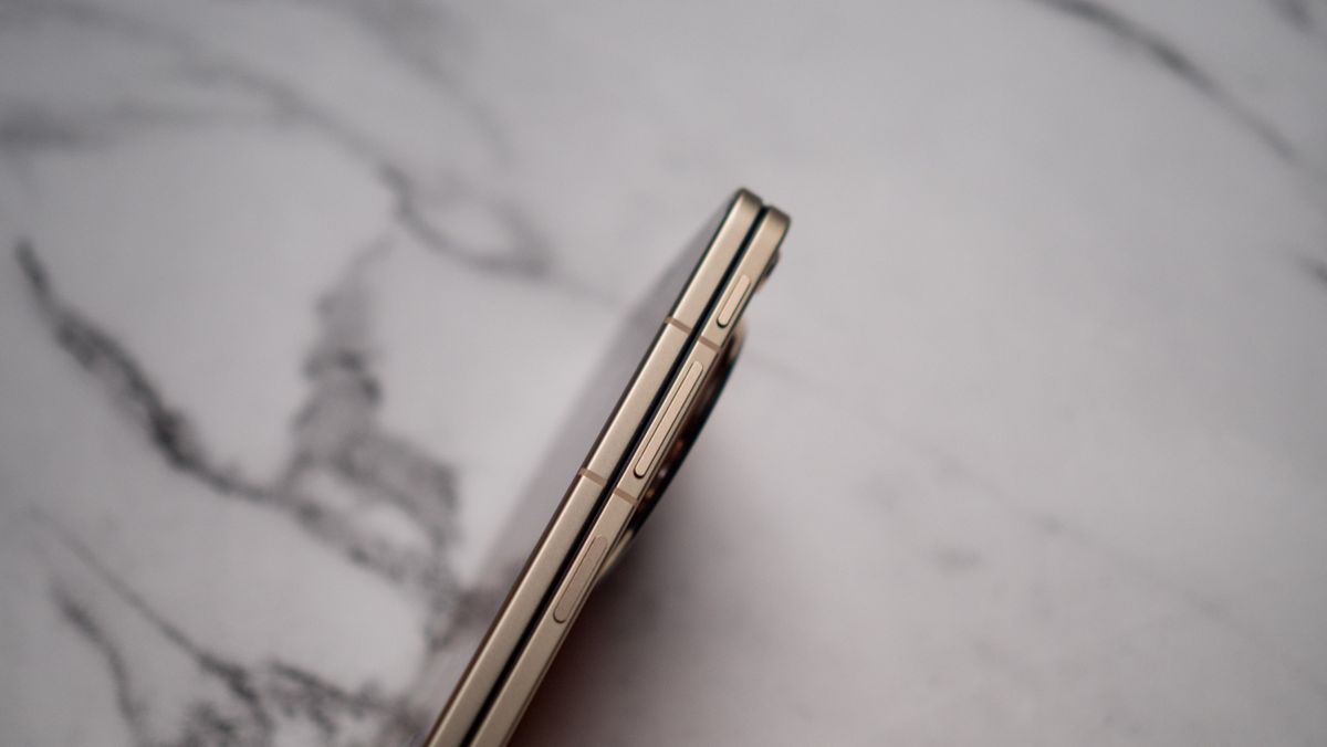 OPPO Find N6 hands-on testing