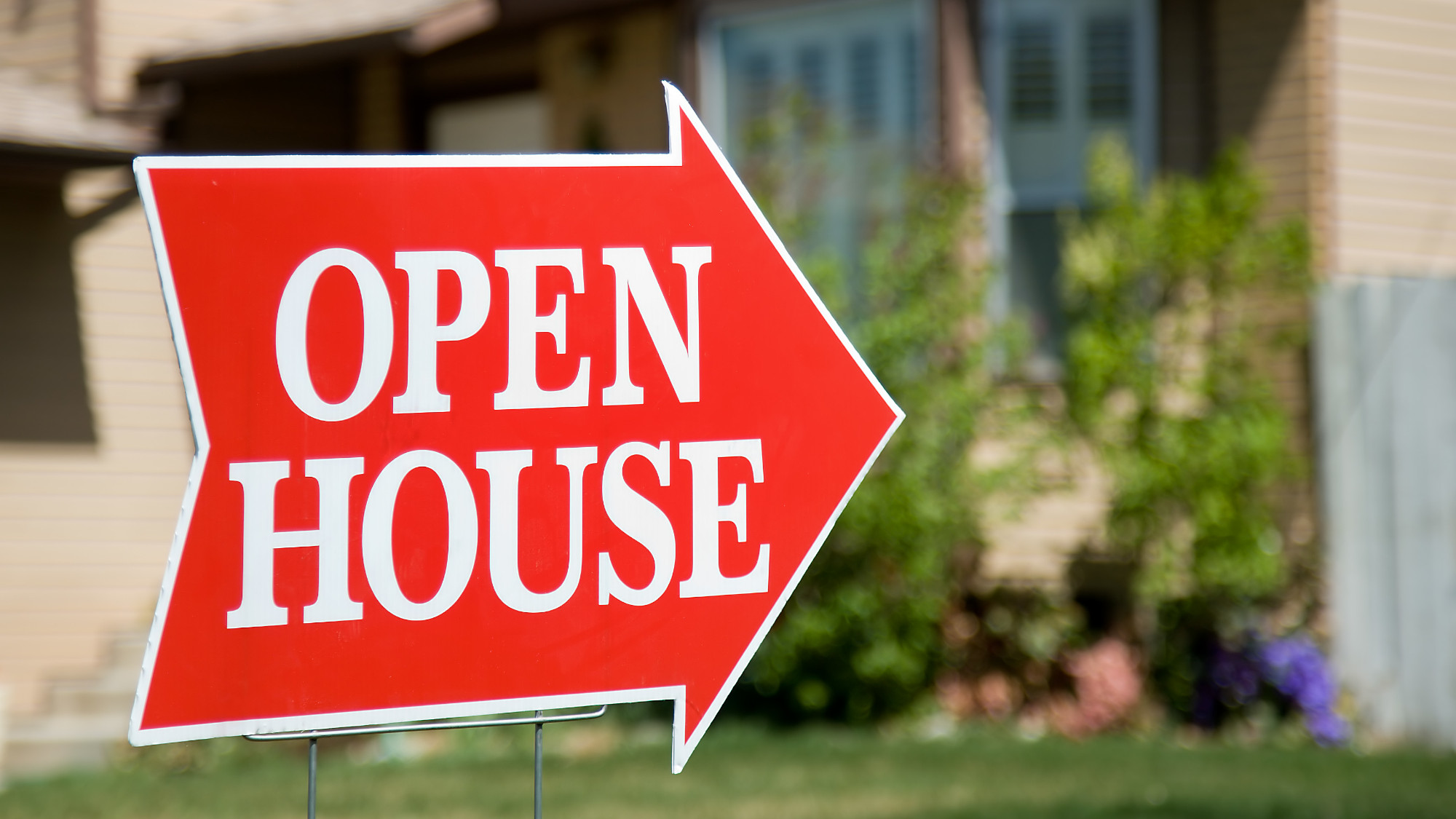 An 'Open House' sign 