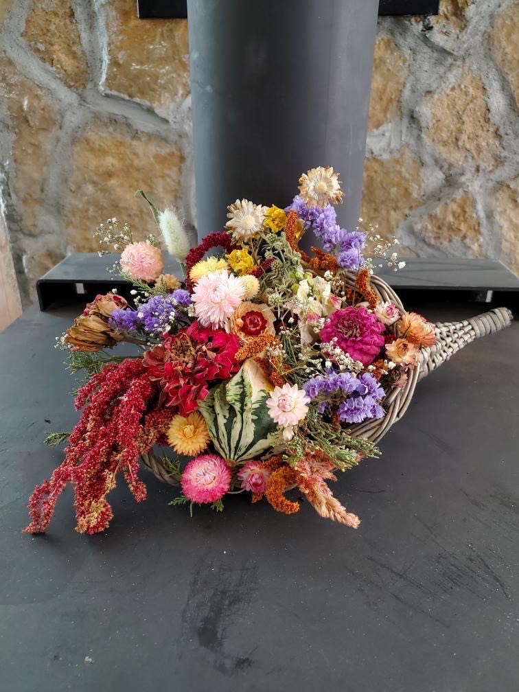 How to make a Cornucopia centerpiece for Thanksgiving | Real Homes