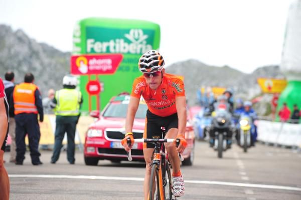 Igor Anton (Euskaltel) attacked on the lower slopes but could only watch as Cobo came passed