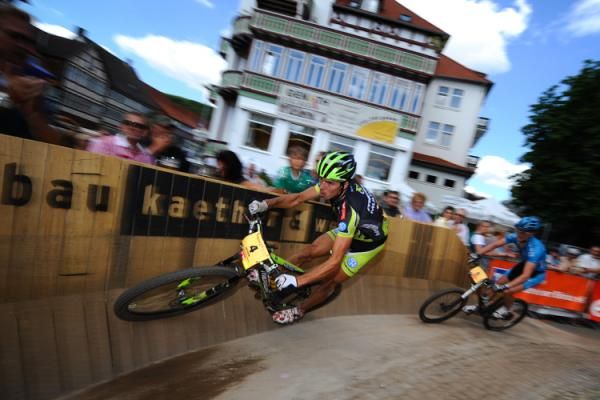 Jochen Kass does the wall ride