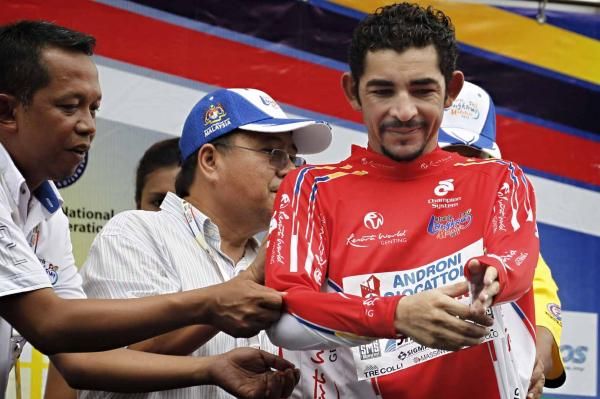 Jose Serpa (Androni-Venezuela) also leads the mountains classification.