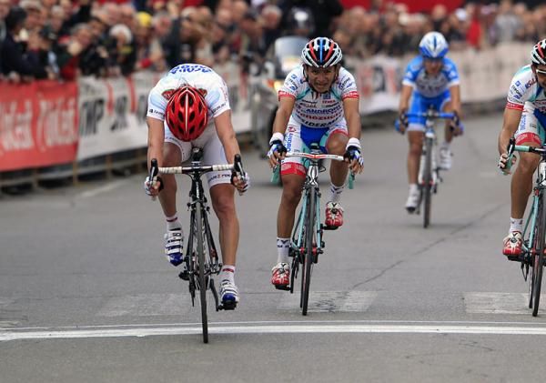 Danilo Di Luca (Acqua &amp; Sapone) crosses the finish line in second place.