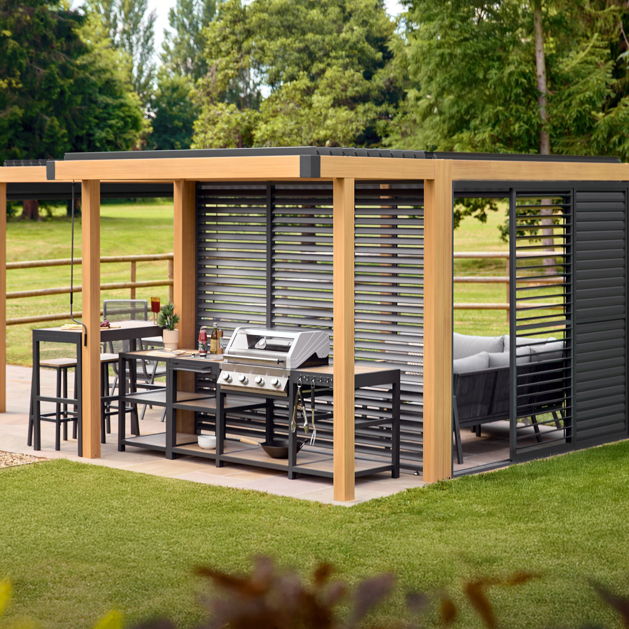 Aluminium and timber pergola with slated blinds