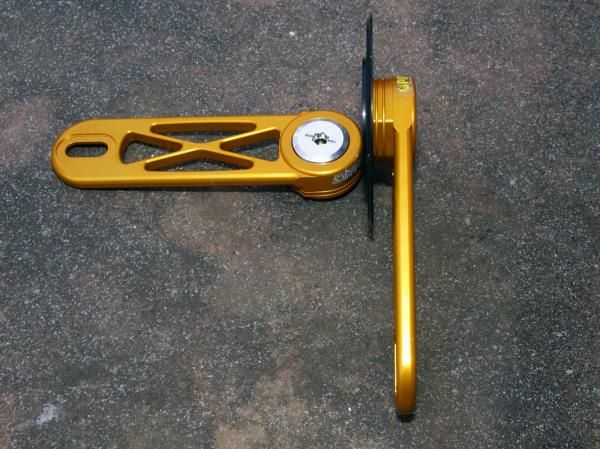 The straight, non-offset arms may create some ankle clearance issues with some riders