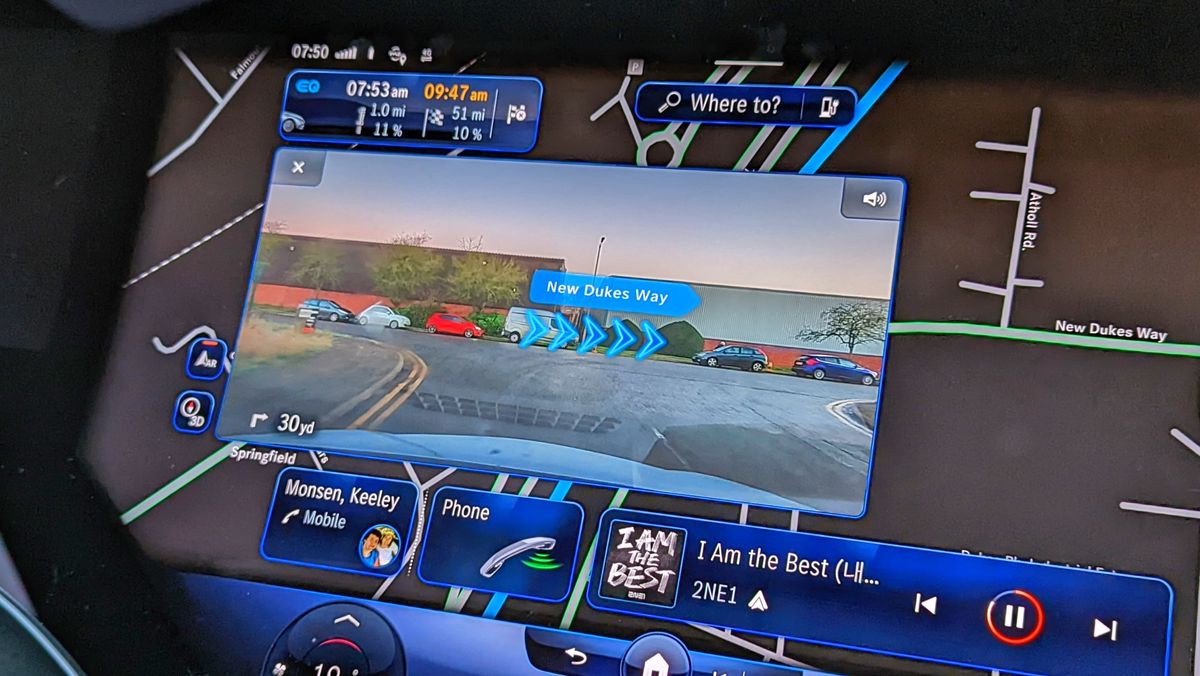 Close-up of the central display in the Mercedes EQS with AR navigation