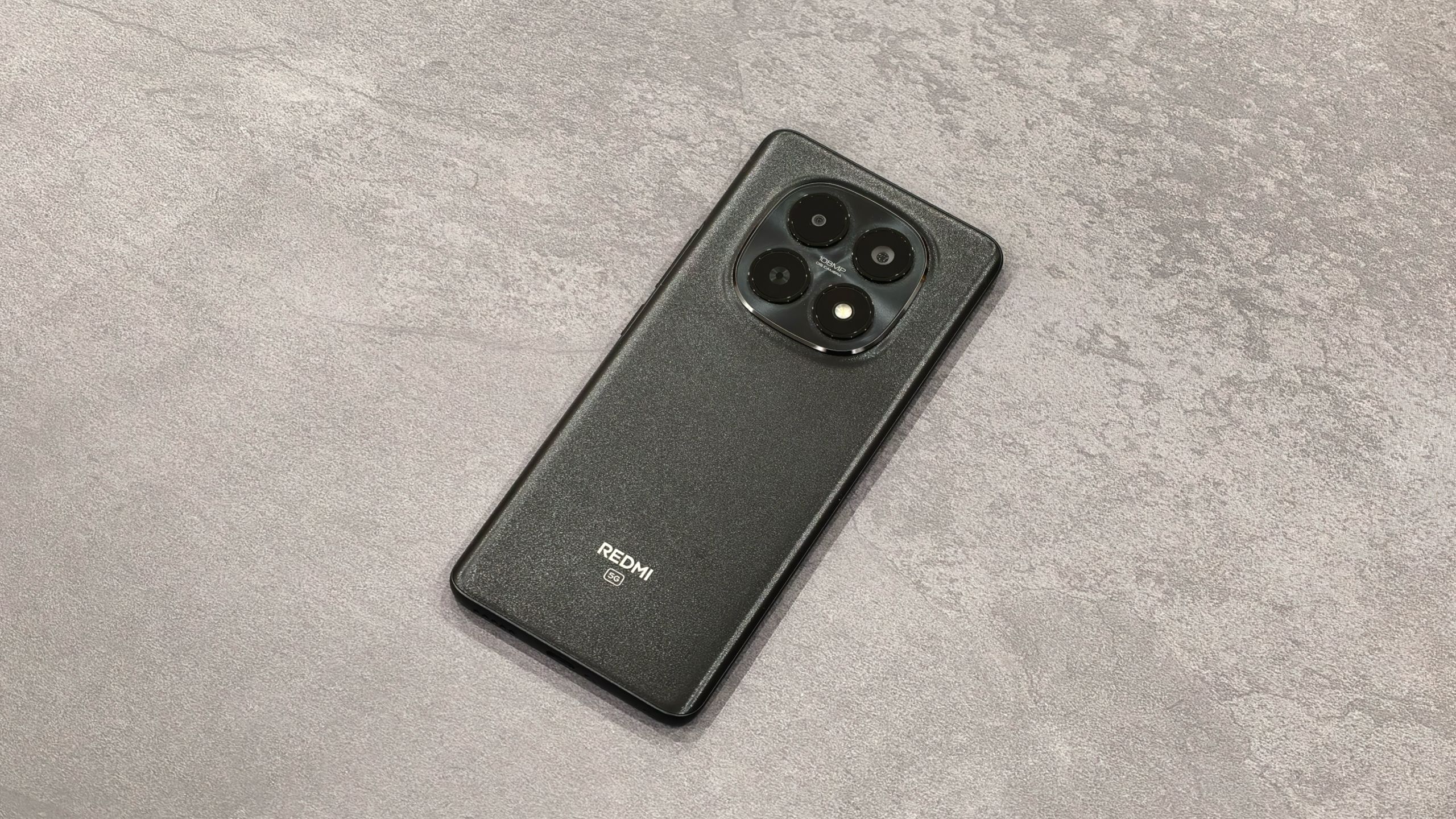  I spent a week with the Xiaomi Redmi Note 15, and its battery life is incredible, even if one big flaw keeps showing up 