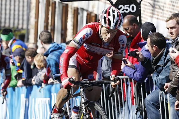 Oscar Freire (Katusha) nears the finish