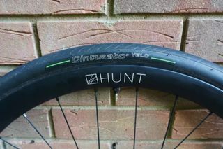Image shows the Pirelli Cinturato Velo TLR which is one of the best winter tires for road cycling