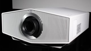 Sony Projector 8 (VPL-XW6100ES review)