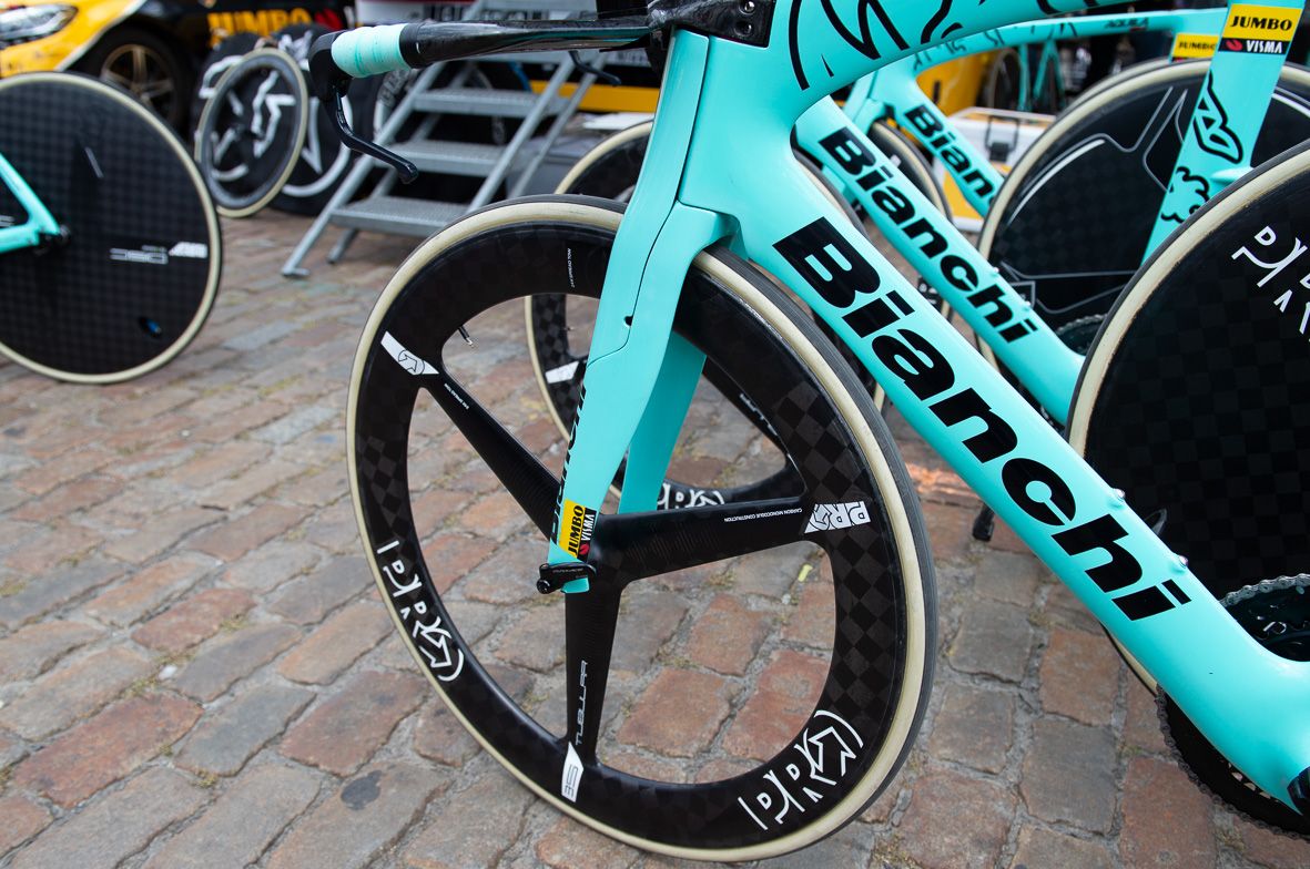 The Bianchi Aquila has a front end fairing to cover the front brake caliper