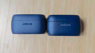 The Jabra Elite 4 and Jabra Elite Active 75t right next to each other
