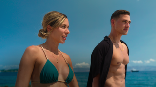 Catherine and Freddie on a beach in 'Love is Blind: UK'