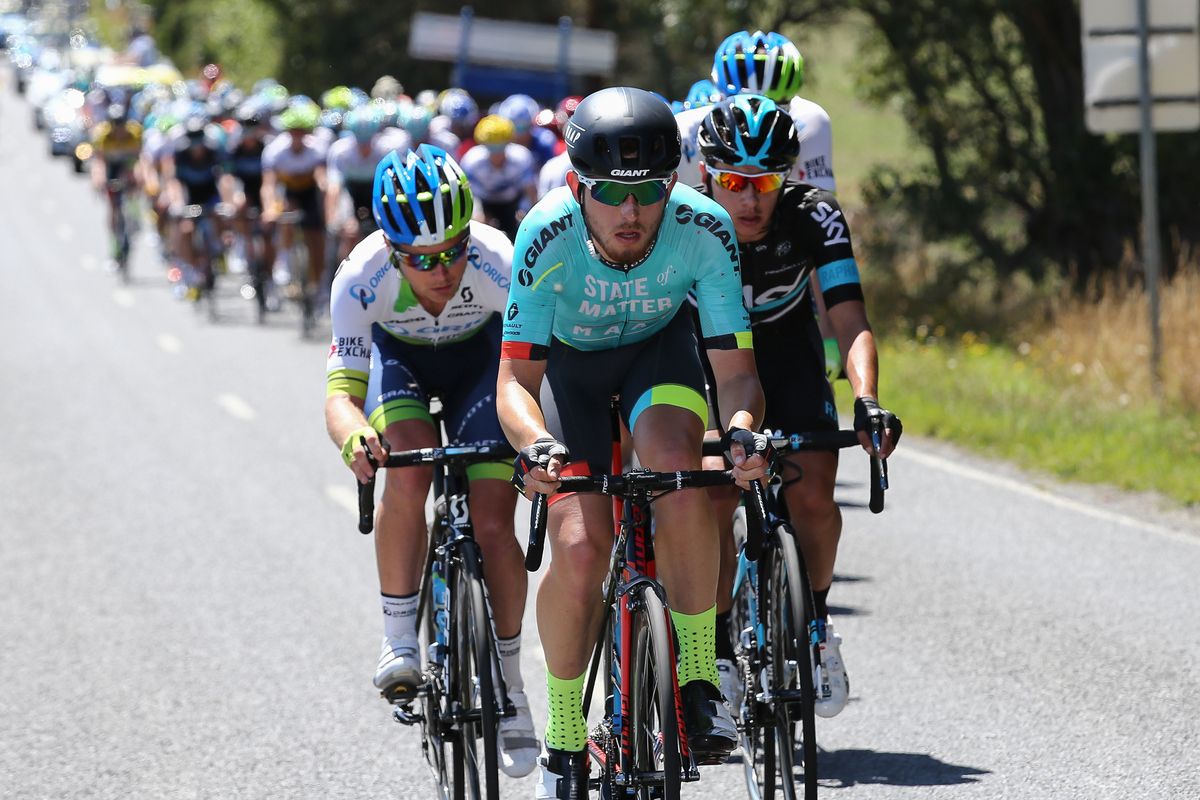 State of Matter/Maap come to the front of the peloton