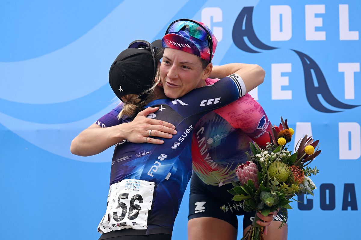 Chloé Dygert on the podium at the women&#039;s Surf Coast Classic 