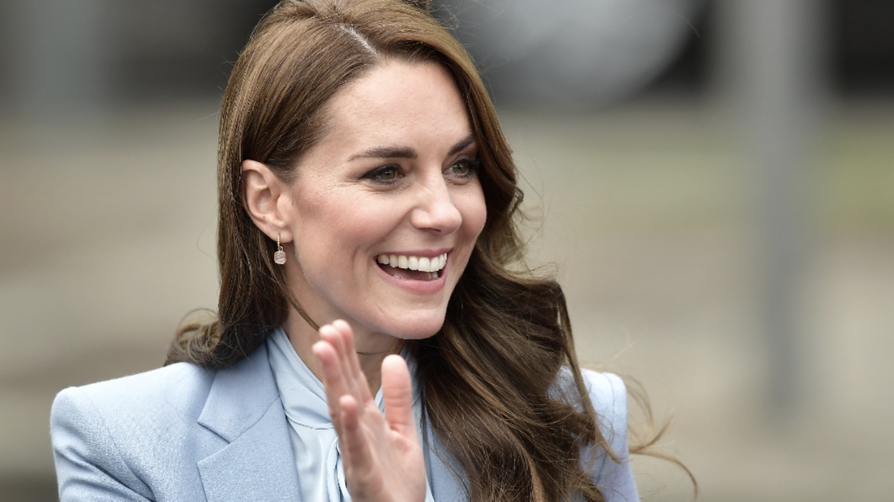 Princess Kate Wore Powder Blue in Northern Ireland With William | Marie ...
