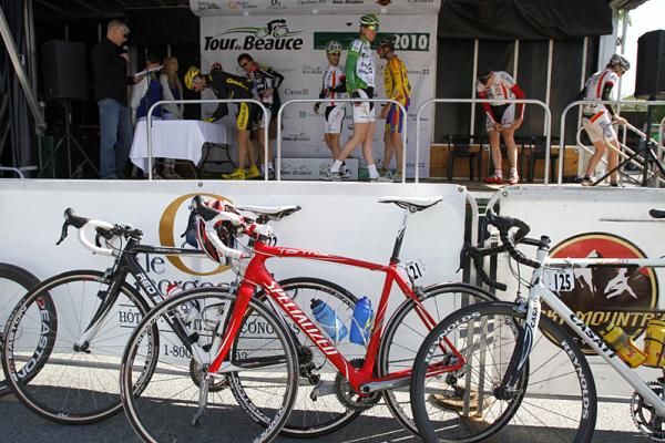 First sign up of the 2010 Tour de Beauce at Lac Etchemin.