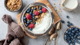 Smoothie bowl with porridge