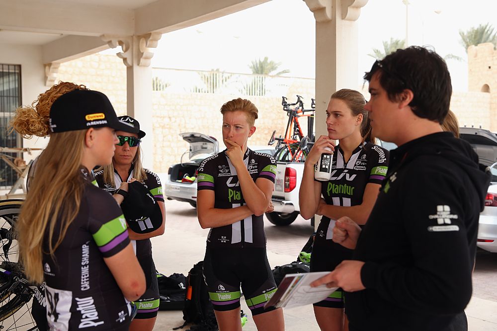 Liv-Plantur discuss team tactics at the Ladies Tour of Qatar