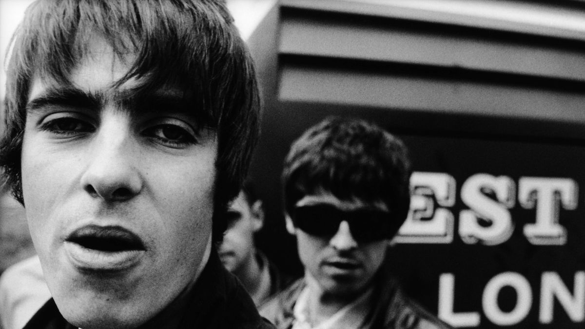 Liam and Noel Gallagher in 1994