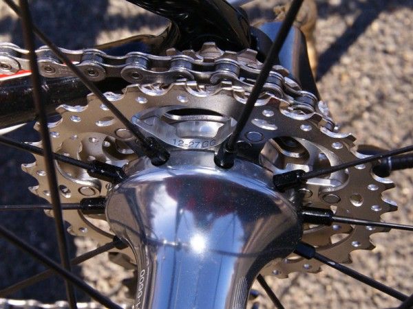 Even with the wide 12-27T spread the Shimano Ultegra cassette shifts impeccably smoothly.
