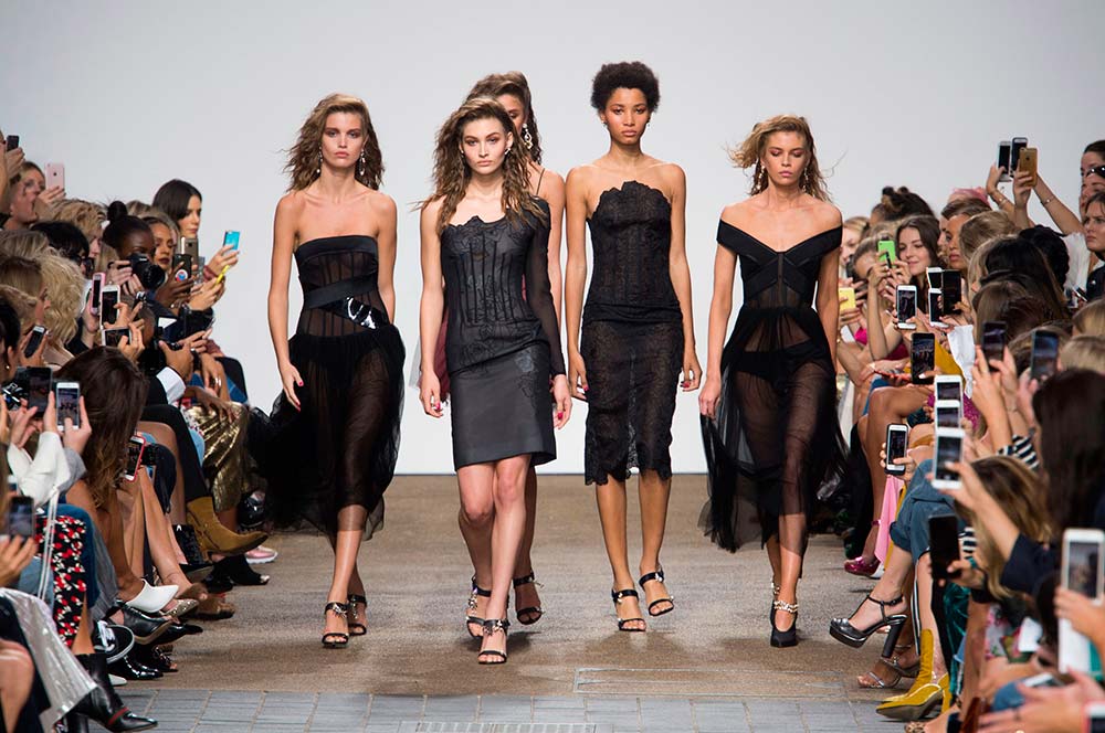 Topshop-Unique-Spring-summer-2017-LFW-39