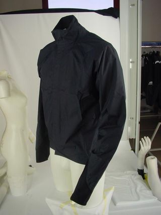 Curve's new Proline Professional GT Rain Jacket supposedly uses a just-for-pros pattern that the factory is now making available to the public in limited quantities.