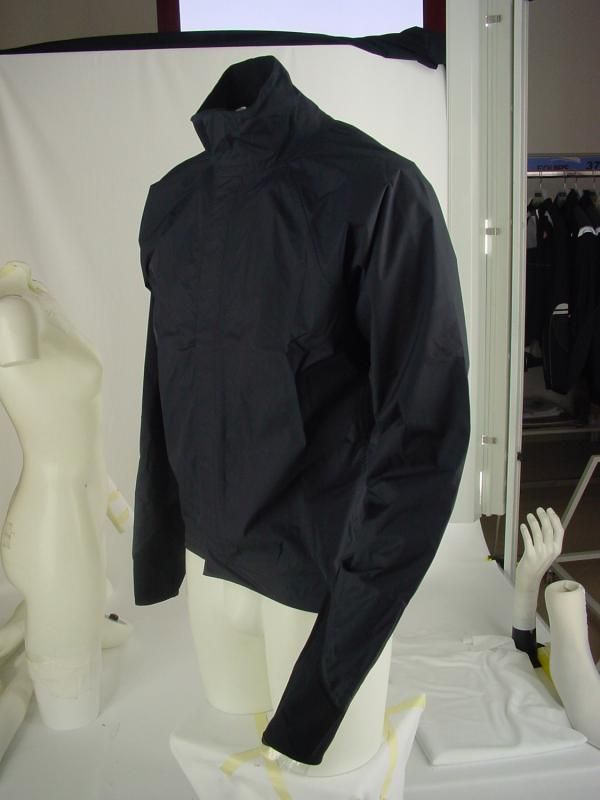 Curve's new Proline Professional GT Rain Jacket supposedly uses a just-for-pros pattern that the factory is now making available to the public in limited quantities.