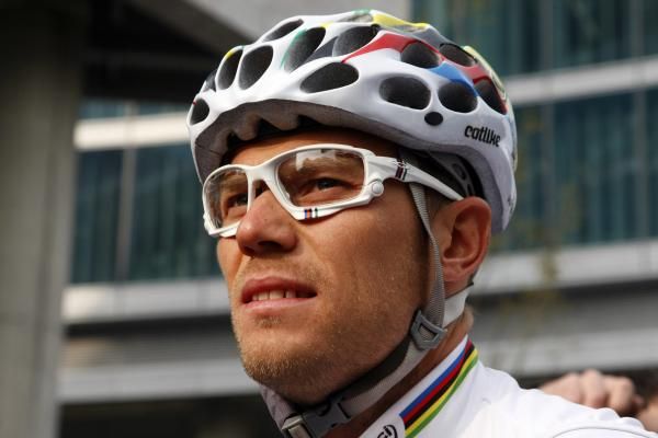Thor Hushovd (Cervelo) was in demand on the start line.
