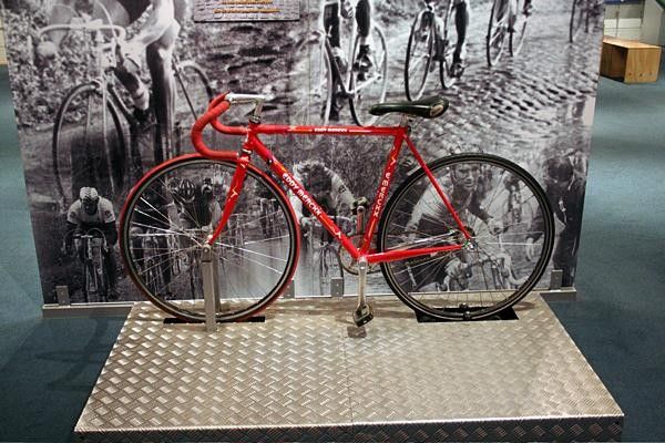 Test yourself on the cobbles. Although it's only half the story as it doesn't do the front wheel.