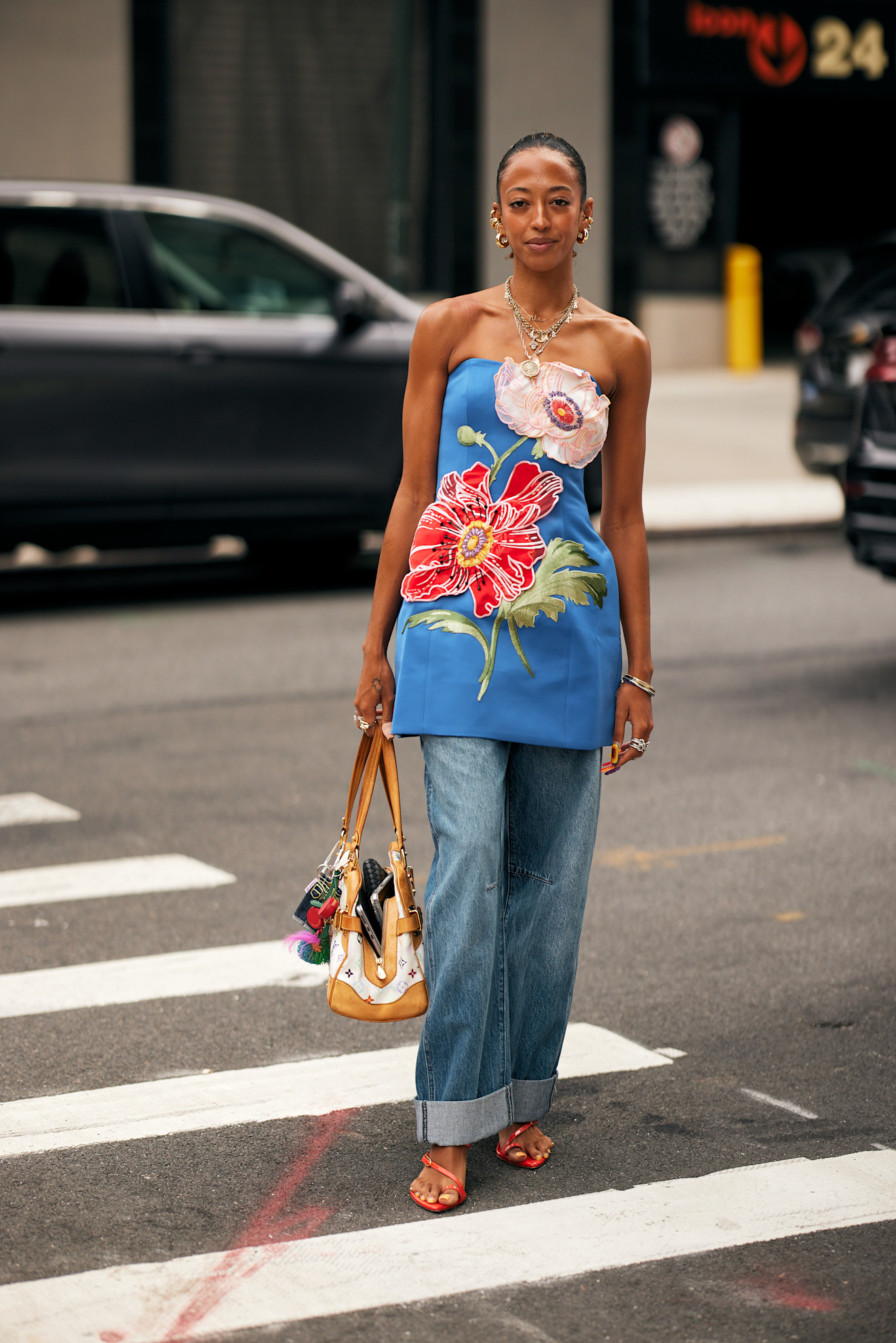 woman wearing toe-ring sandals