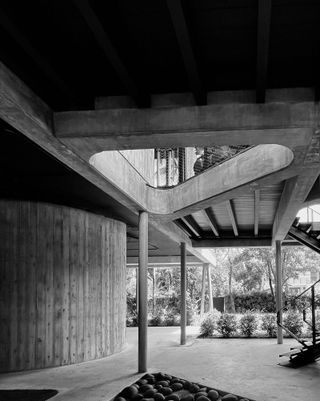 Concrete in black and white at Stewart Avenue house in Miami