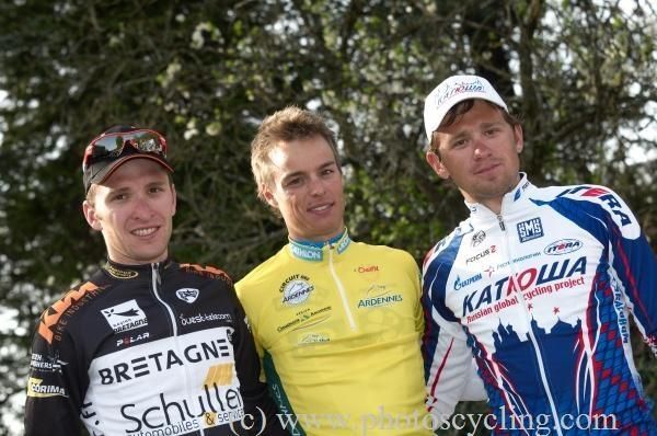 The final podium: Gianni Meersman (FDJ) flanked by Laurent Pichon (Bretagne - Schuller) and Andrey Solomennikov (Itera-Katusha).