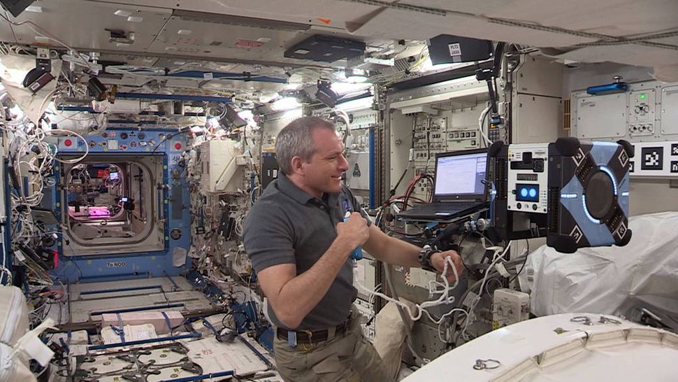 Tiny Robot 'Bumbles' Through the Air Aboard Space Station