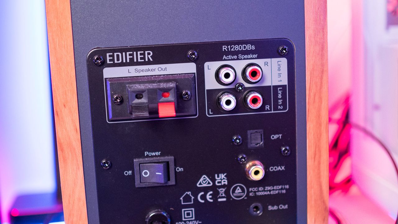 Edifier R1280DBs