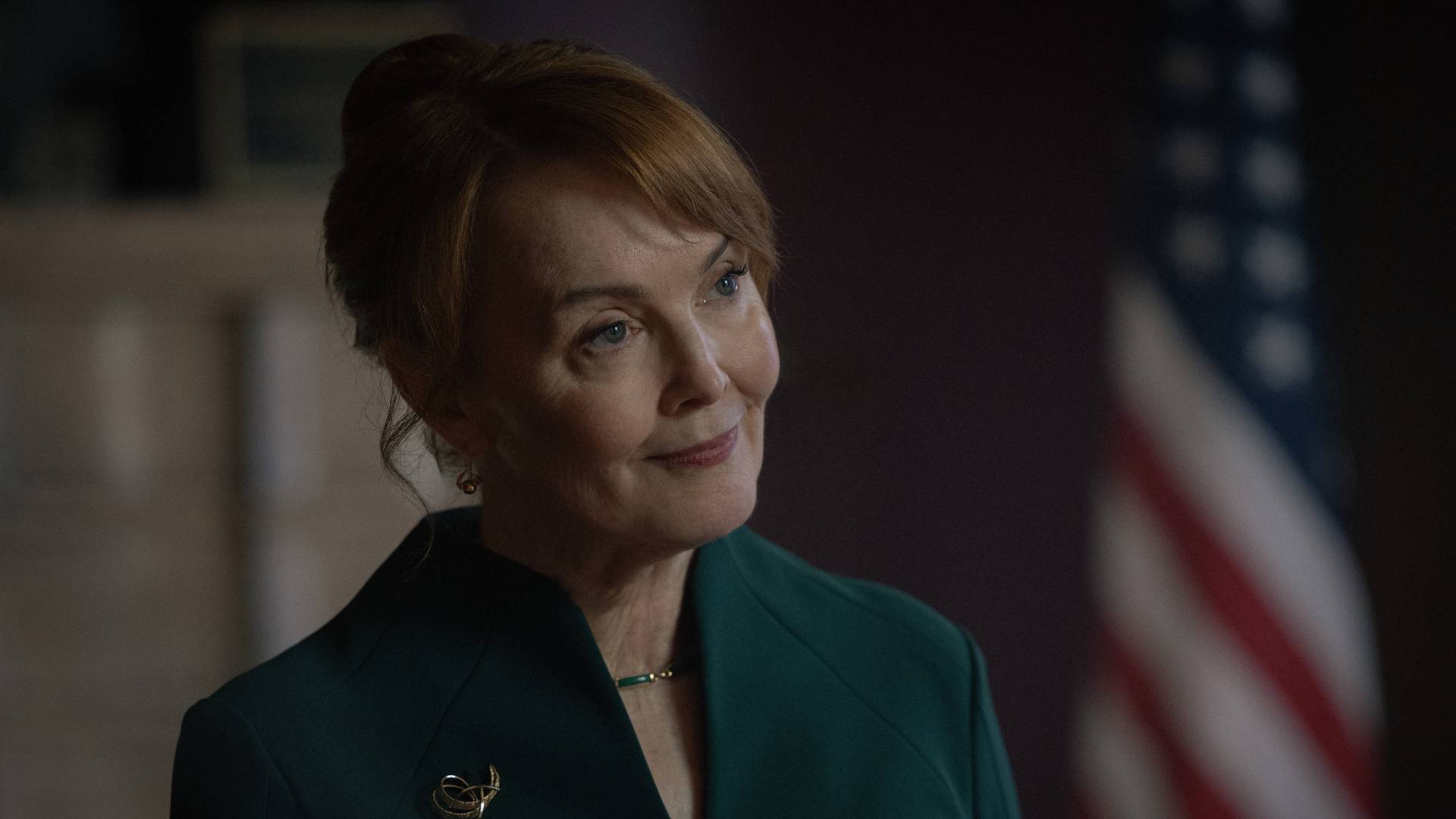 Senator Rosalind Thurman (Laura Innes) in Silo season 3 epsiode 1