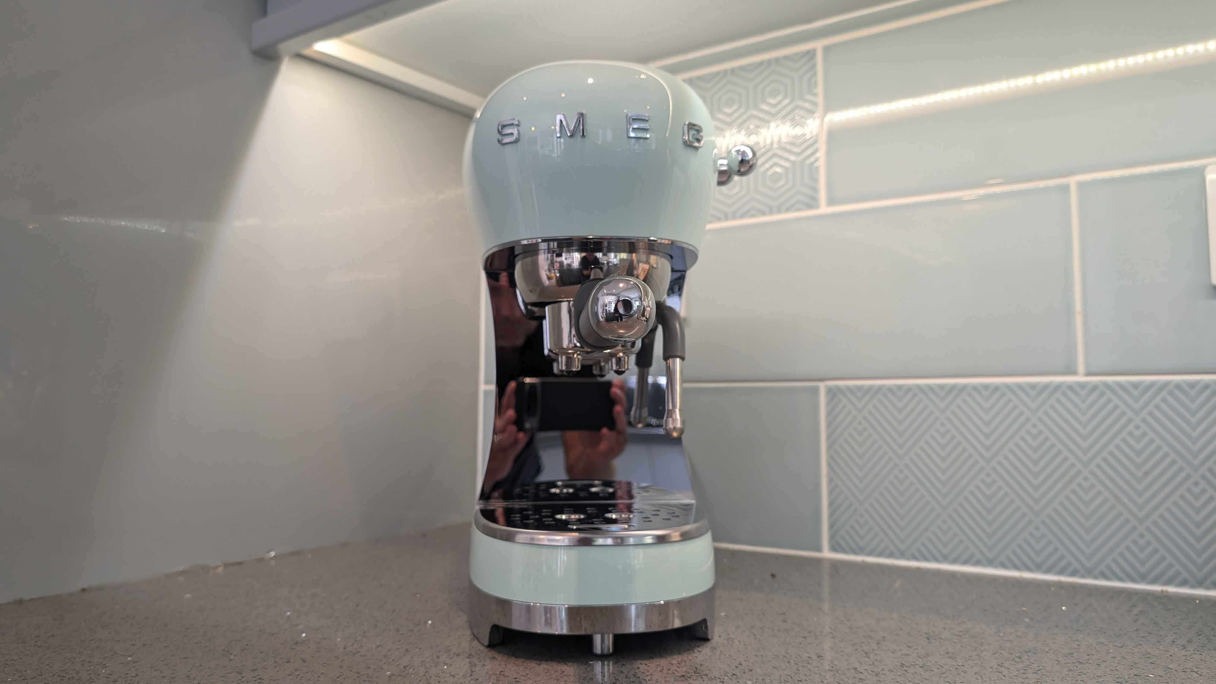 Smeg ECF02 Espresso Machine review