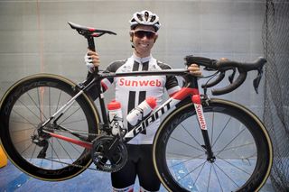 Matthews lifts his Giant TCR Advanced SL