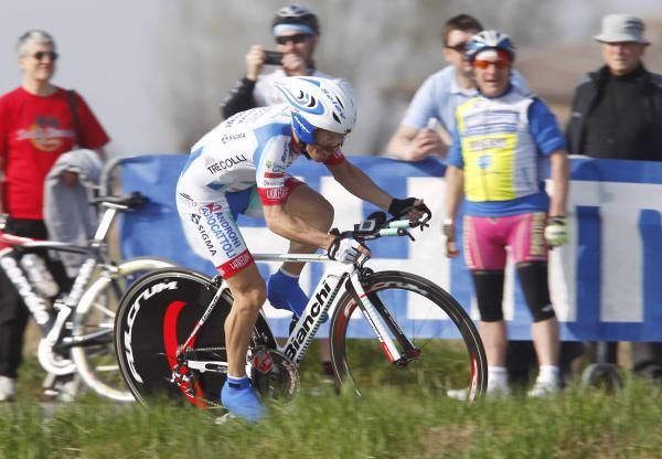 Emanuele Sella (Androni Giocattoli) powers towards the finish.