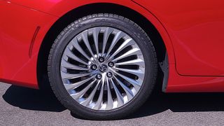 A view of one of the alloy wheels on the Mirai (2021)