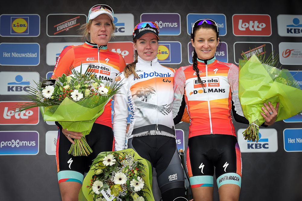 Ellen van Dijk, Anna van der Breggen and Elizabeth Armitstead on the podium.