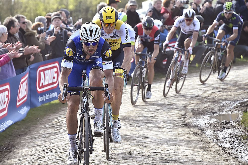 Tom Boonen eating up the cobbles