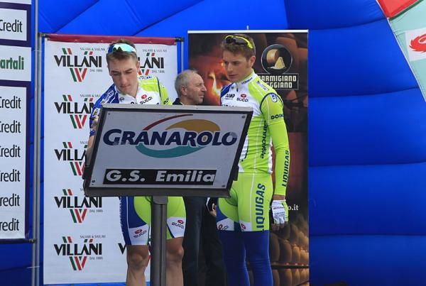 Elia Viviani (Liquigas - Cannondale) signs in