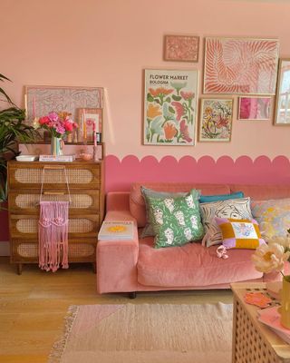 Pink living room with painted scalloped border