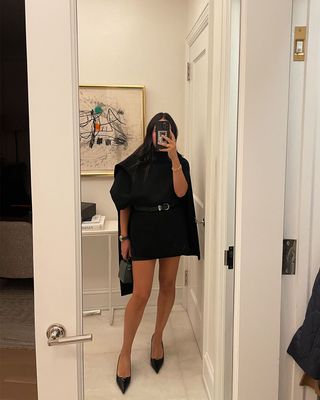 @nicoleakhtarzad outfit mirror selfie cape