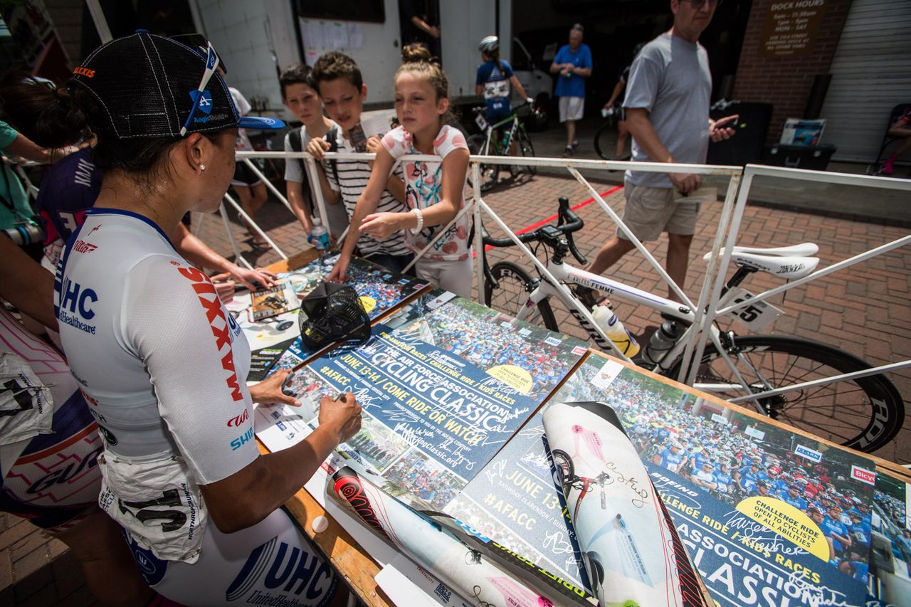 Coryn Rivera (UnitedHealthcare) signs autographs for young fans