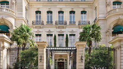 Facade of the Shangri-La Paris