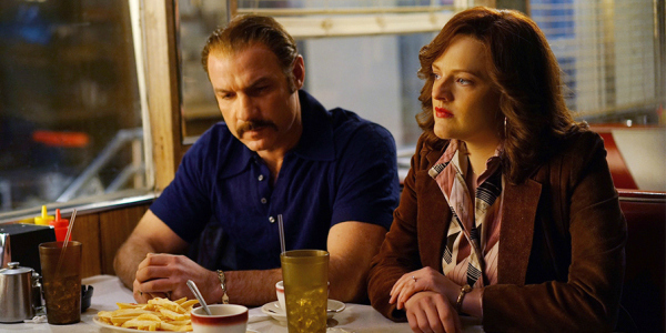 Liev Schreiber and Elisabeth Moss in The Bleeder